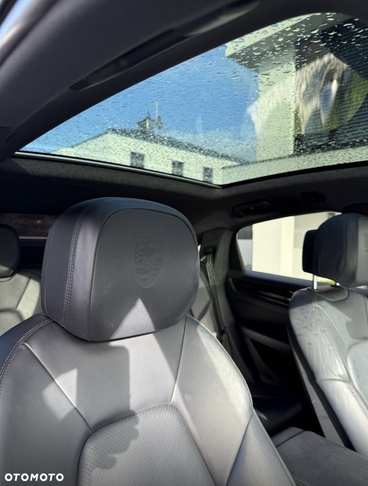 Porsche Cayenne - 8