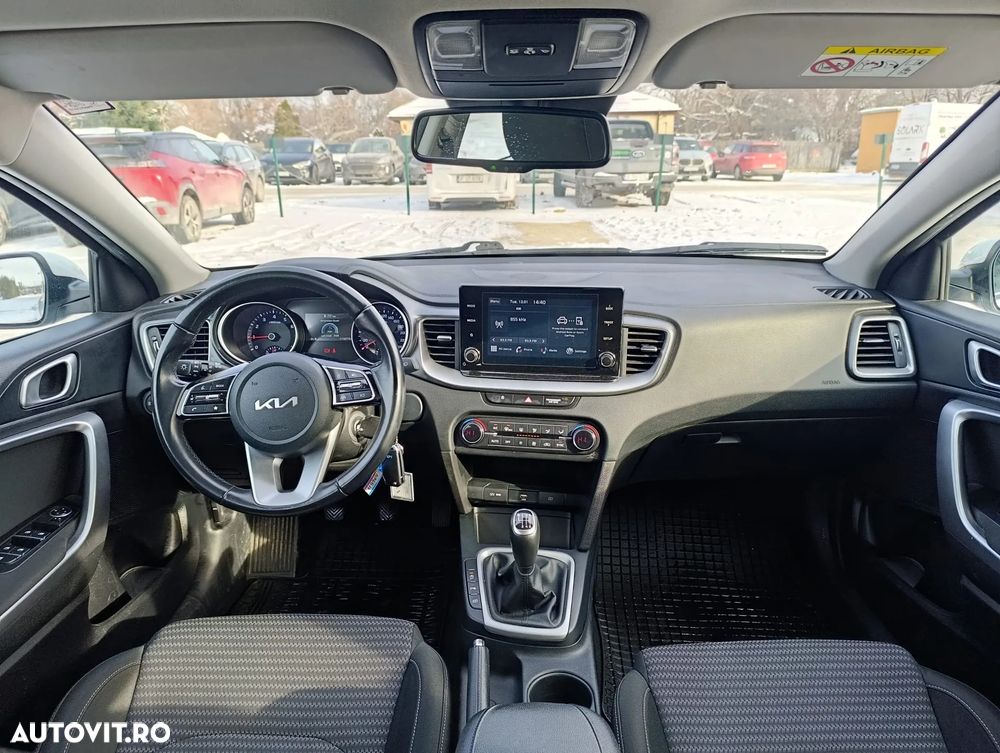 Kia Ceed - 11