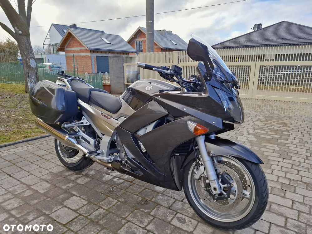 Yamaha FJR - 9