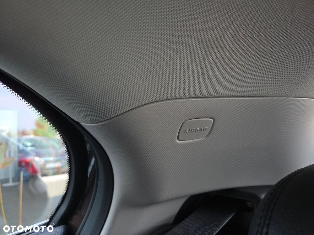 Mercedes-Benz GLA 200 7G-DCT Style - 21