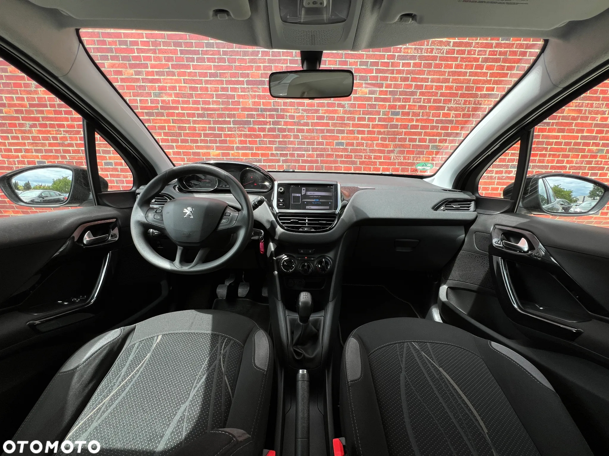 Peugeot 208 - 6