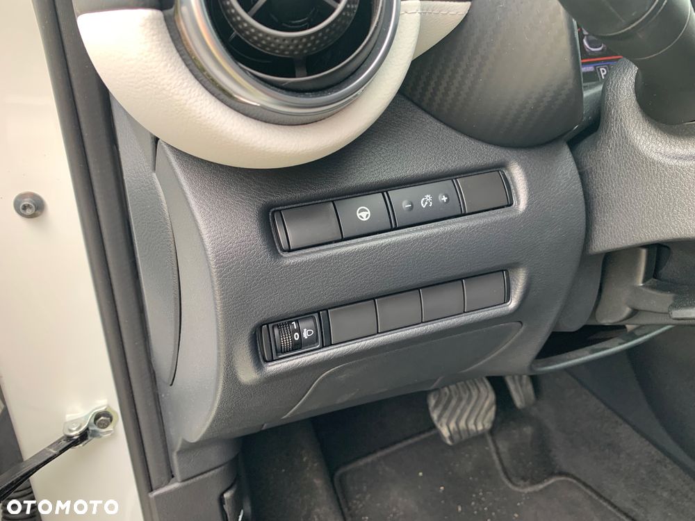 Nissan Juke 1.6 4AMT Premiere Edition - 26