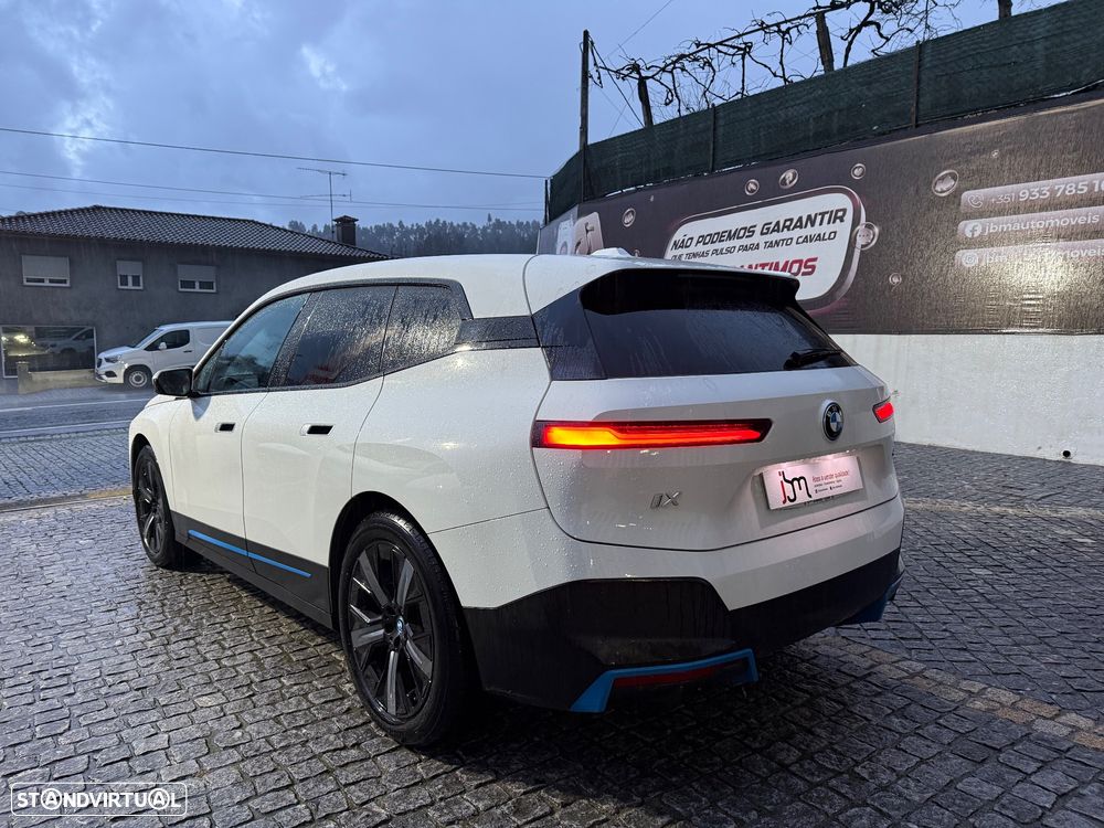 BMW iX xDrive50 - 5