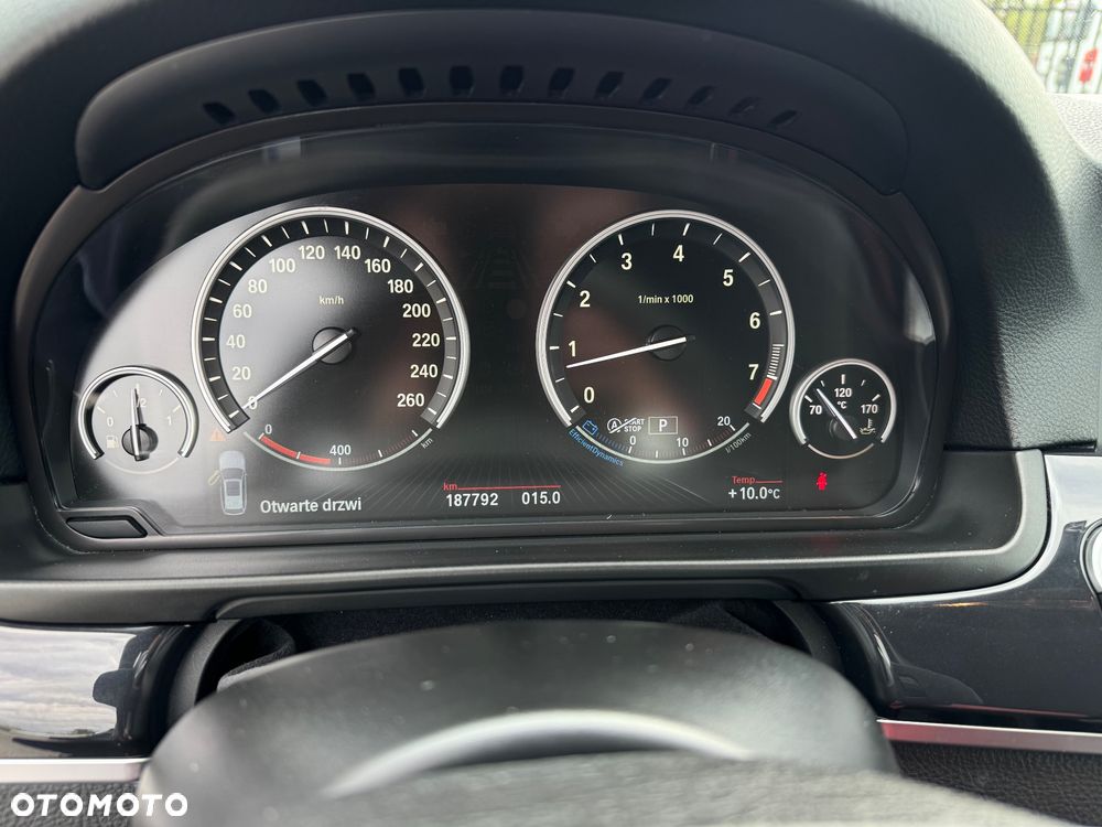 BMW Seria 5 528i xDrive Sport-Aut Modern Line - 35