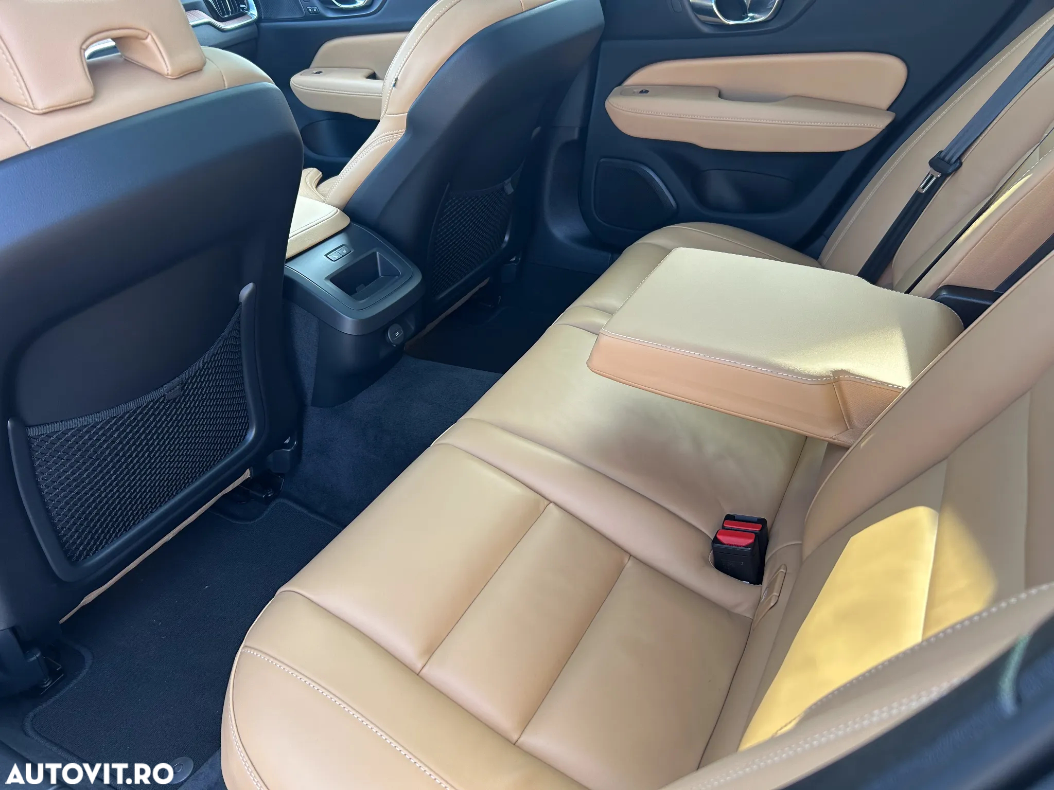 Volvo V60 B4 MHEV AT8 FWD Inscription - 13