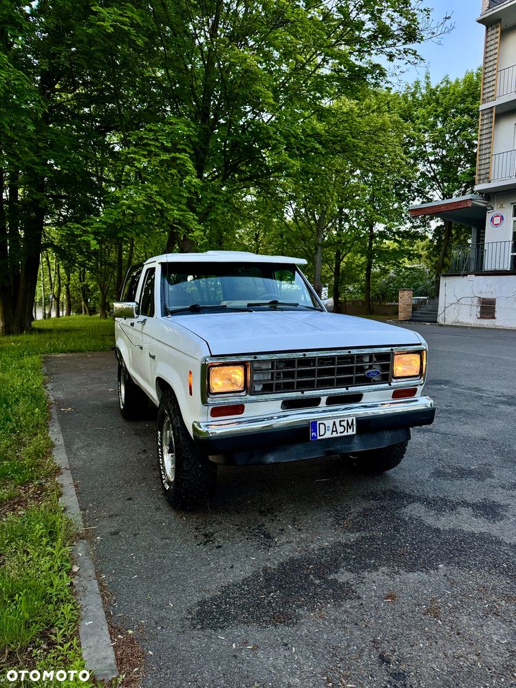 Ford Bronco - 33