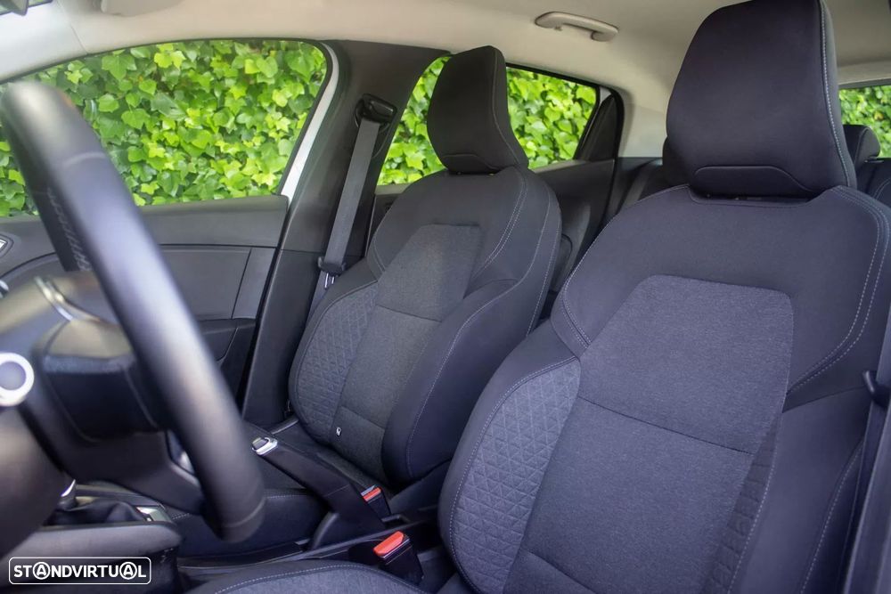 Renault Clio 1.6 E-Tech Intens - 11