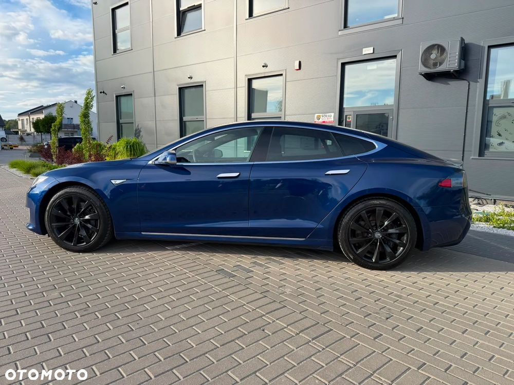 Tesla Model S - 3
