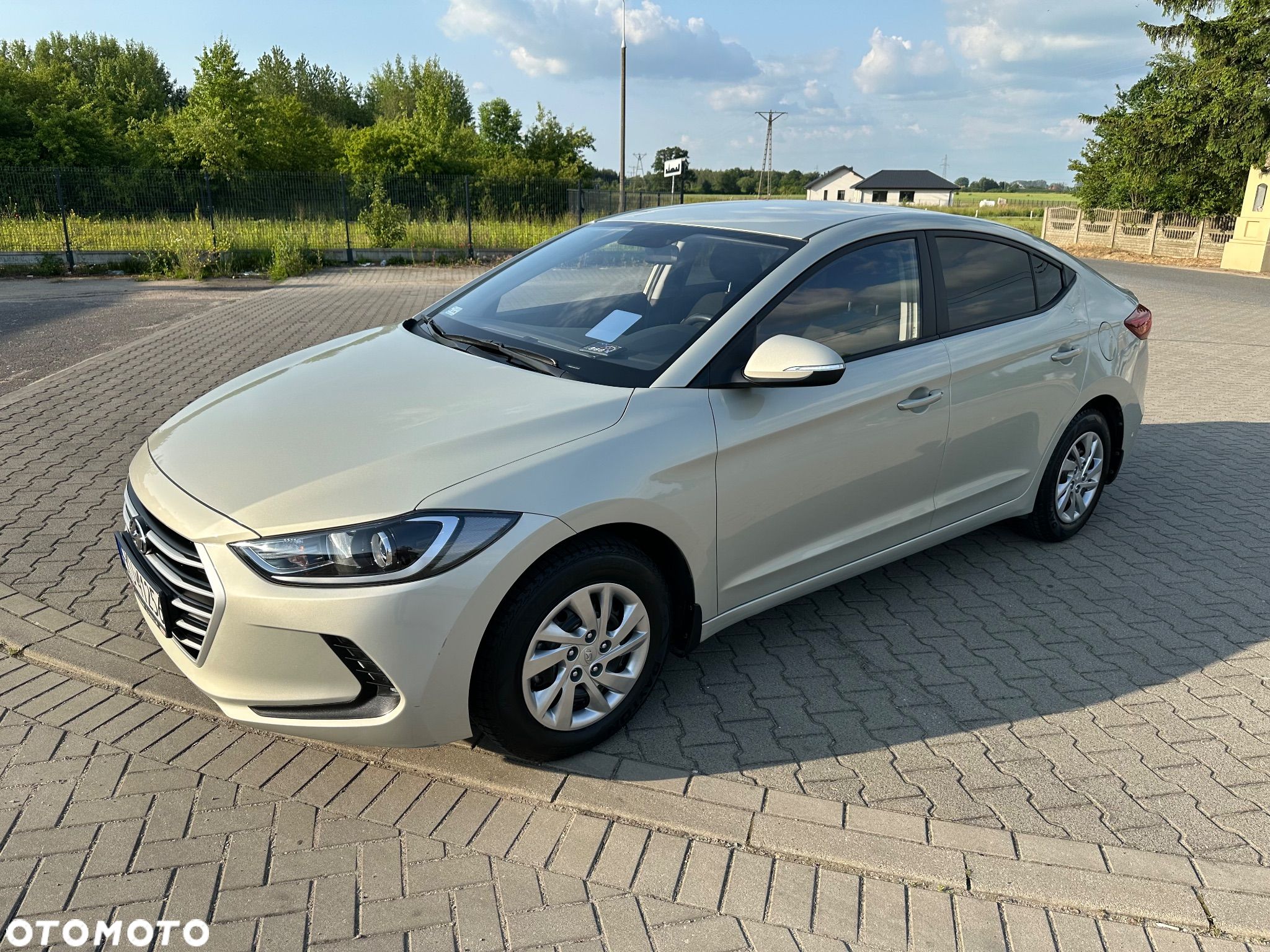 Hyundai Elantra 1.6 Comfort - 1