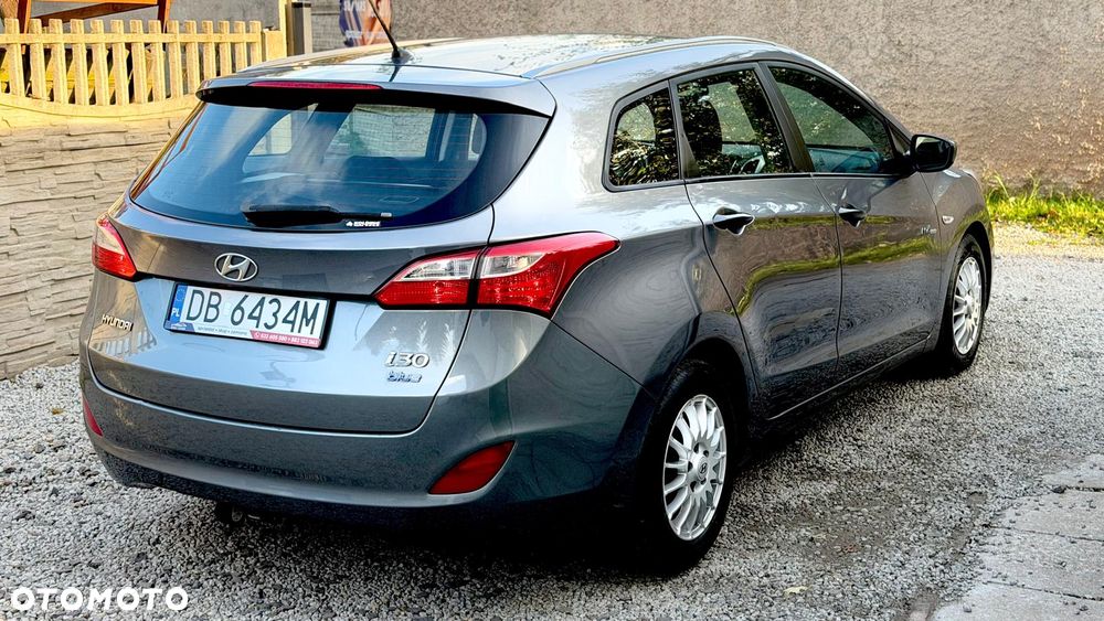 Hyundai i30 blue 1.6 CRDi Style - 16