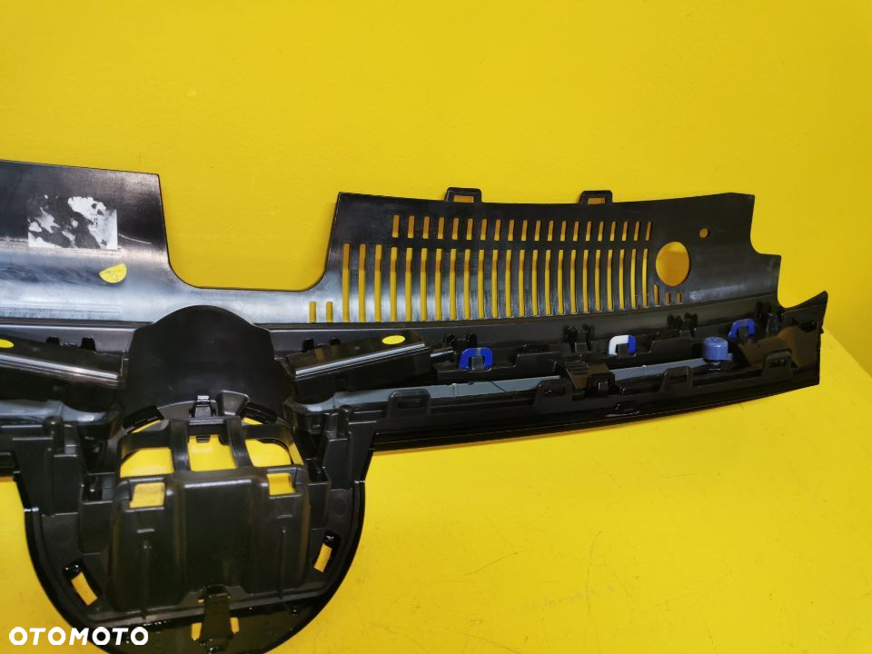 VW GOLF VIII GTD GRILL ATRAPA LED 5H0853653 - 7