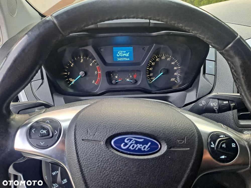 Ford Custom - 12