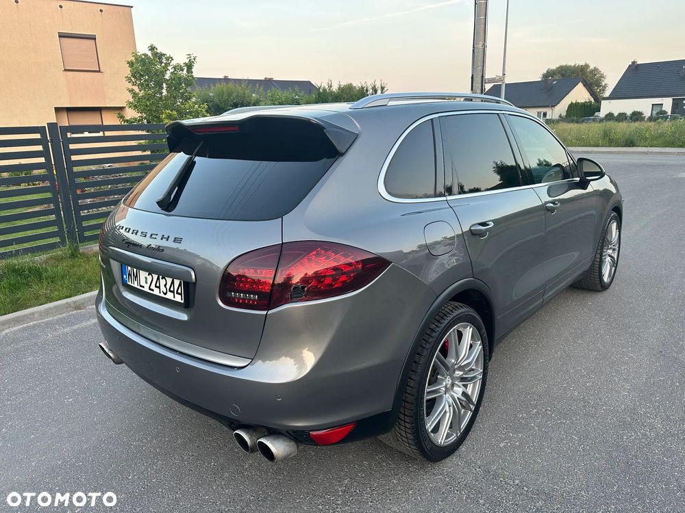 Porsche Cayenne Turbo - 17