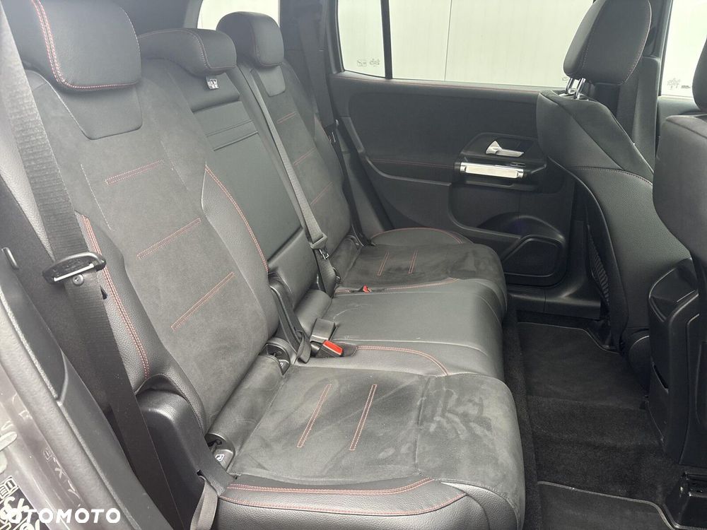 Mercedes-Benz GLB - 21
