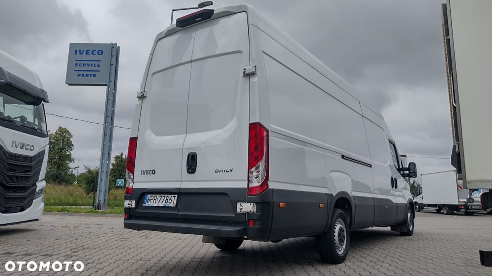 Iveco DAILY furgon 18m3 35S18 manual ASO serwisowany - 9