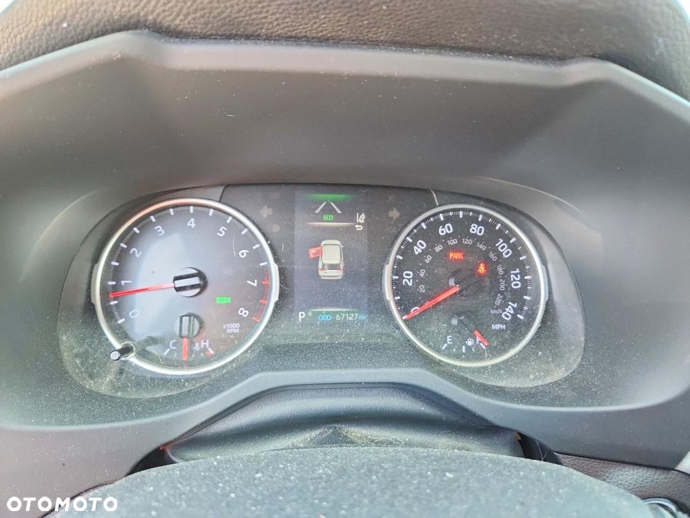 Toyota RAV4 - 10