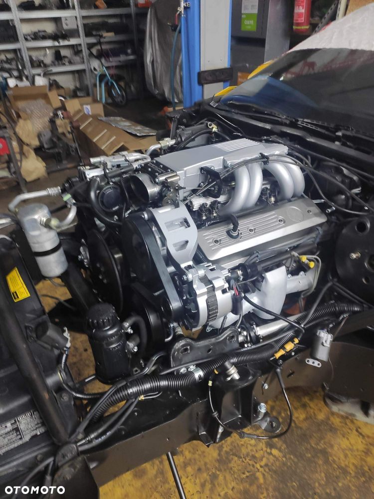 Chevrolet Corvette - 18