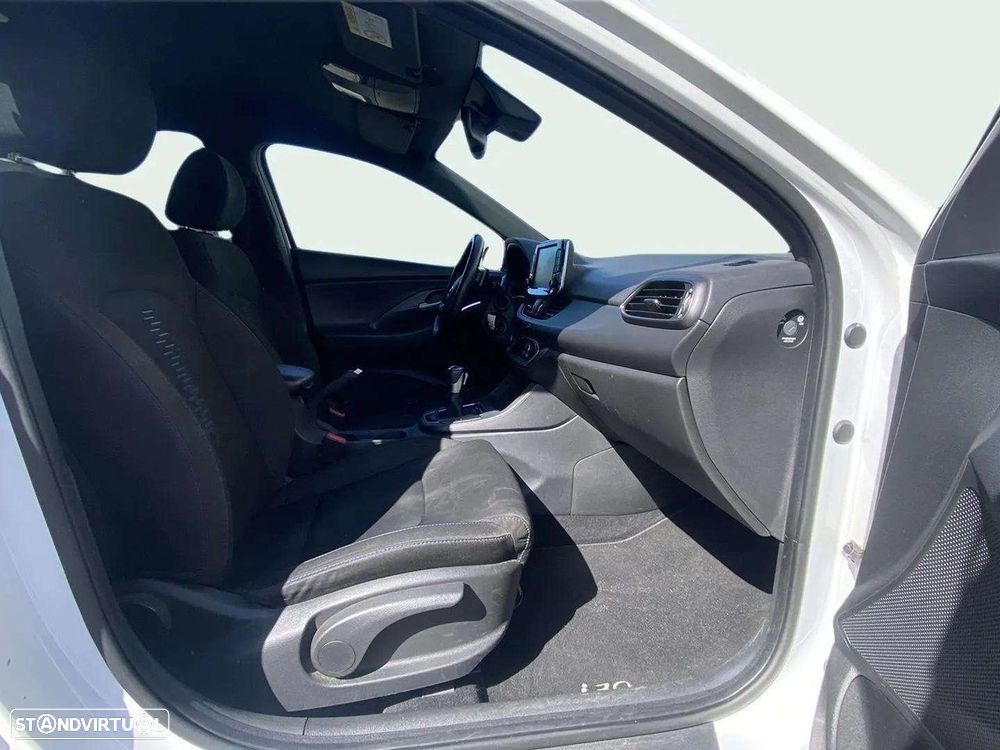 Hyundai i30 1.6 CRDI STyle 7DCT - 15