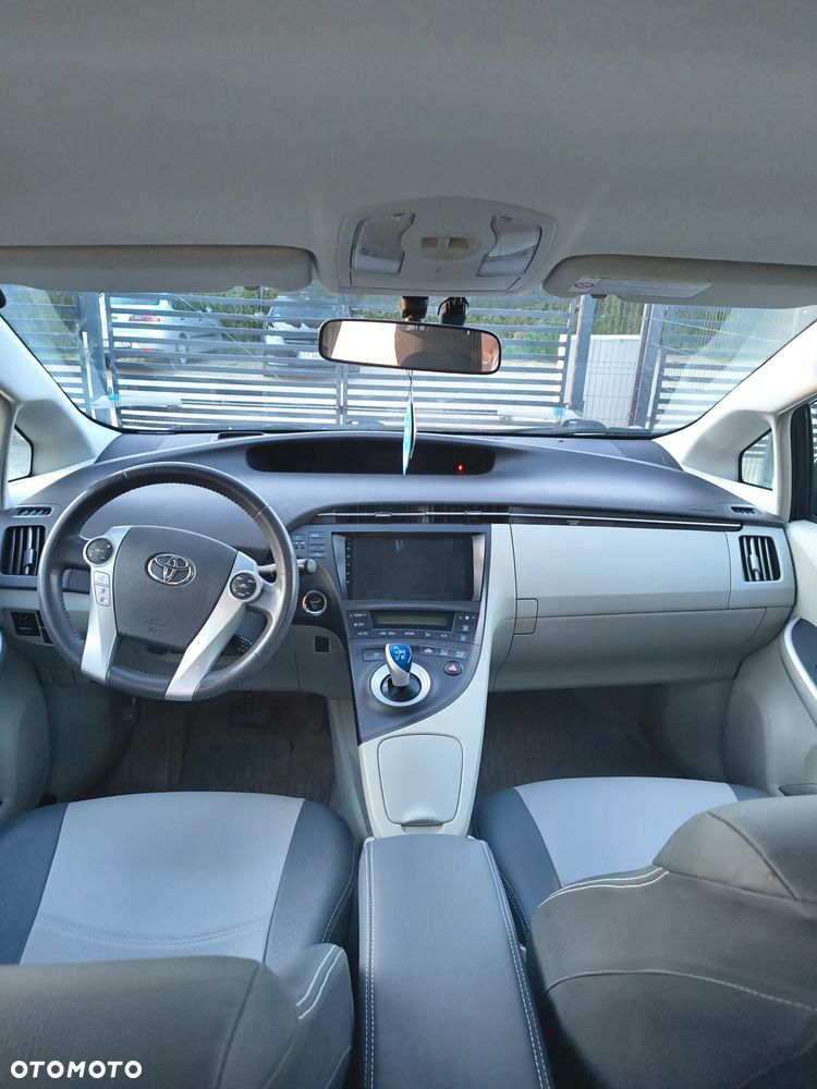 Toyota Prius 1.8 HSD Prestige - 14