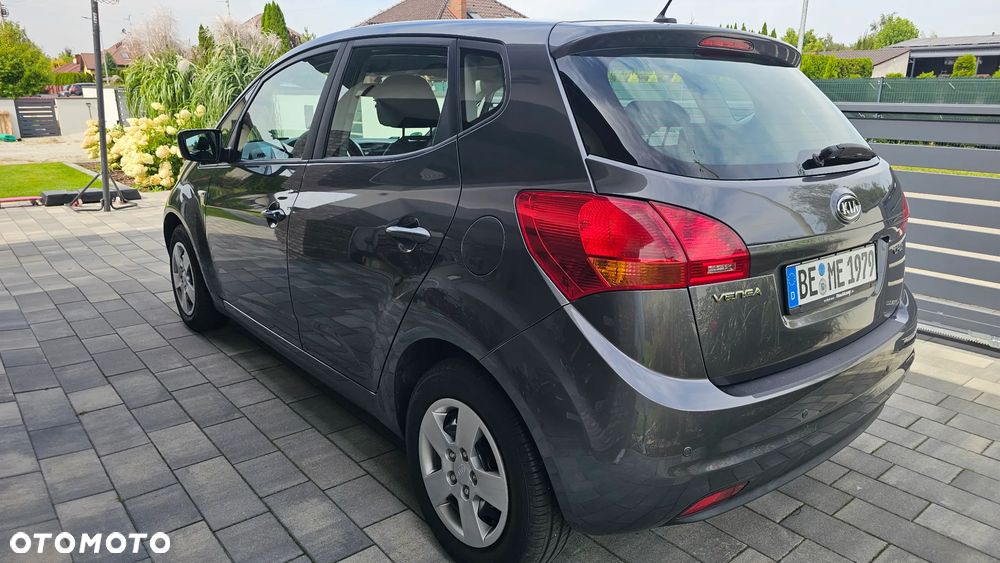 Kia Venga - 5
