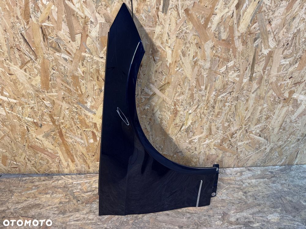 Przedni prawy błotnik Mercedes e klasa 207