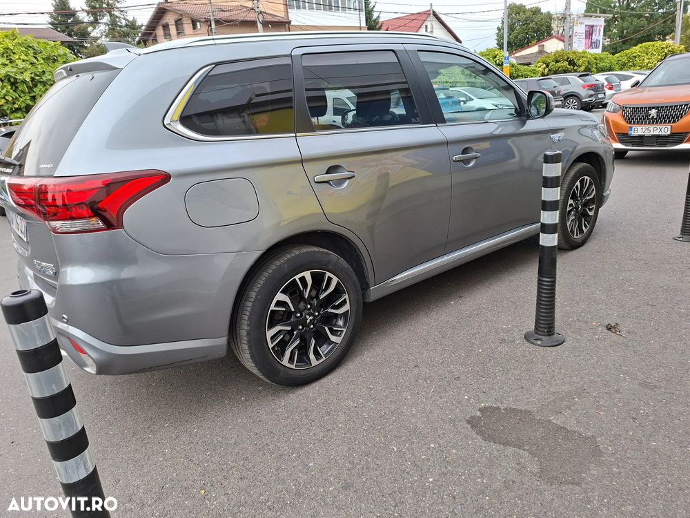 Mitsubishi Outlander 2.0 4WD Top - 5