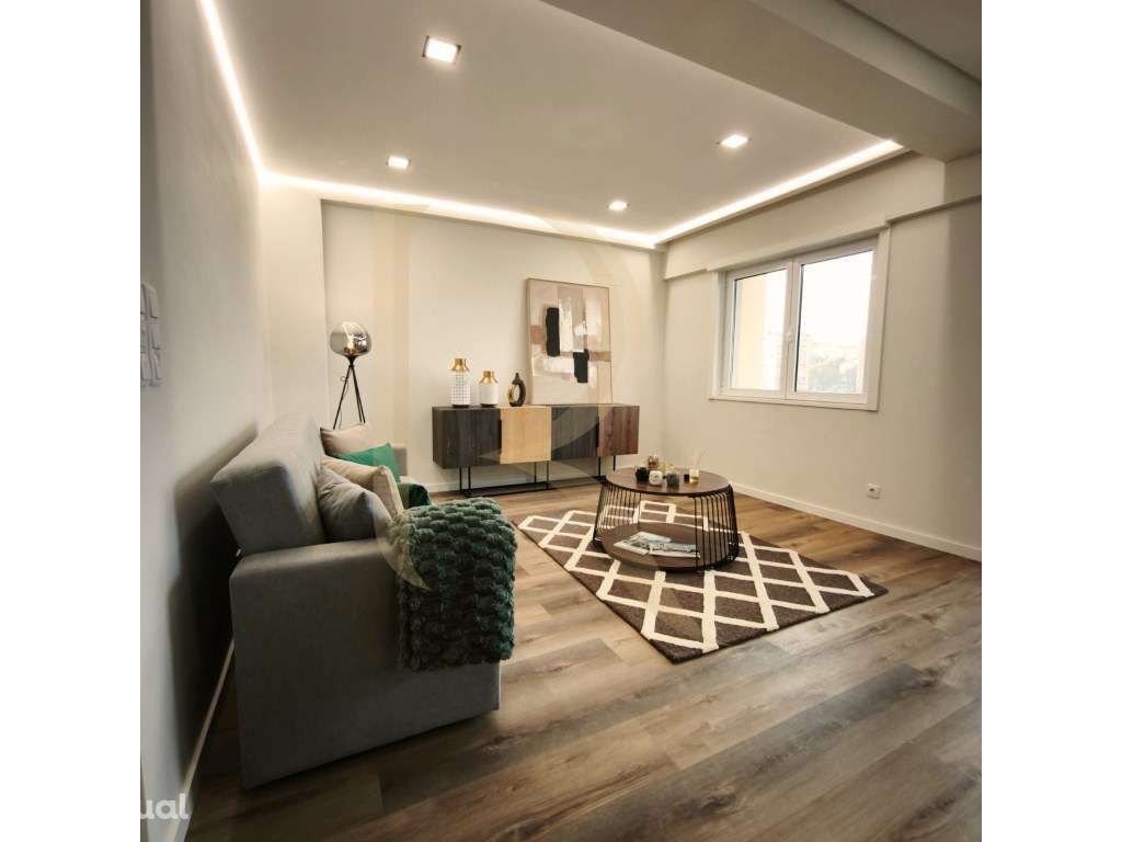 Apartamento T3 em remodelação total com elevador e varanda em Benfica - Grande imagem: 4/29