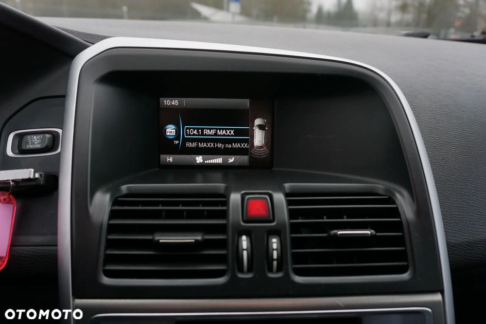 Volvo XC 60 D4 Momentum - 19