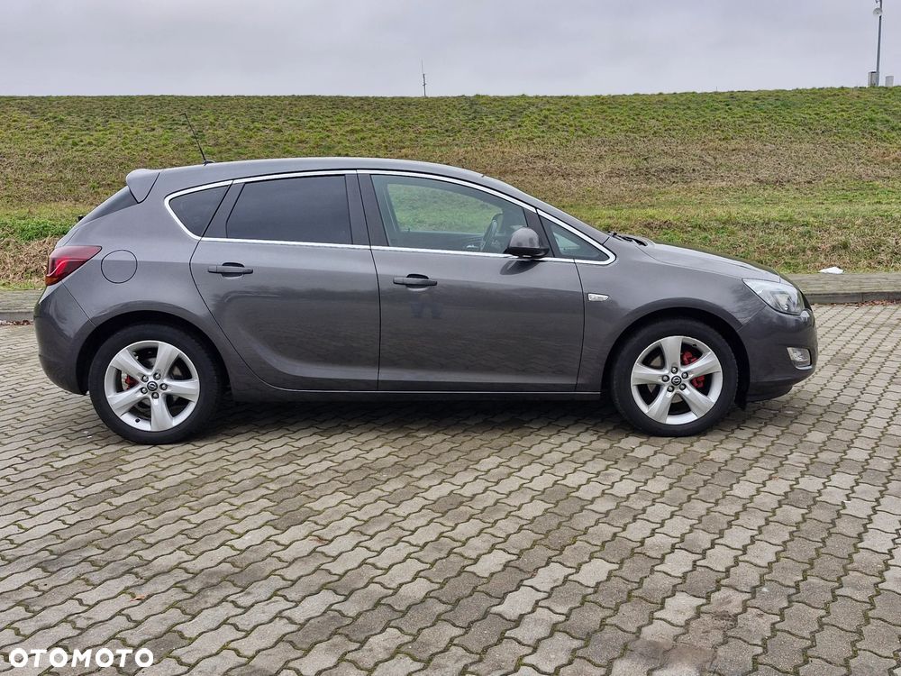 Opel Astra 1.4 T Cosmo - 10