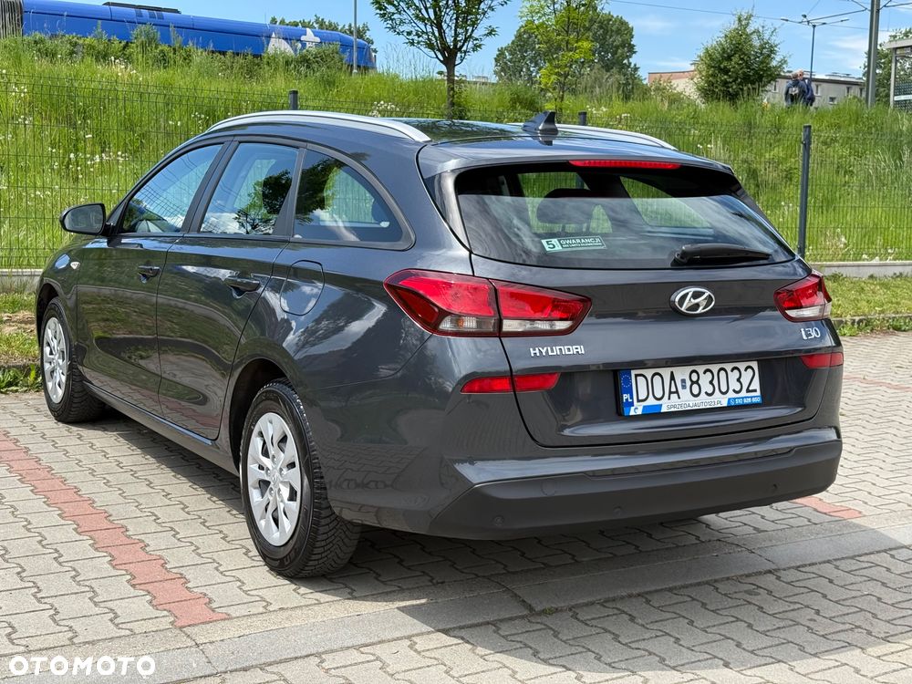 Hyundai i30 1.5 DPI Classic + - 28