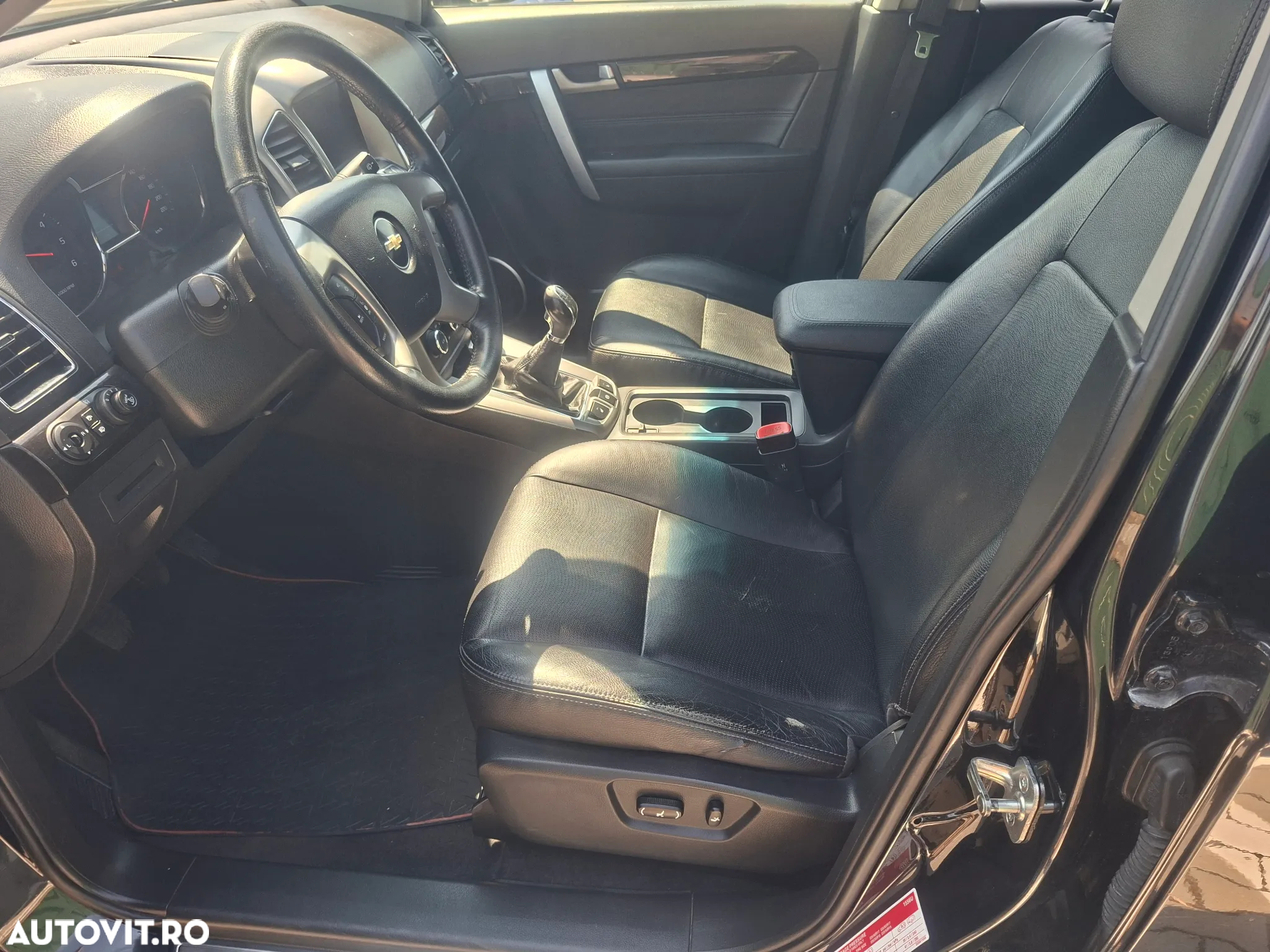 Chevrolet Captiva 2.2D AWD 7 locuri LTZ black leather - 16