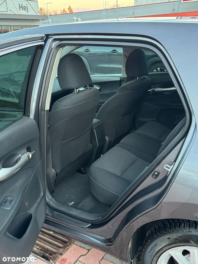 Toyota Auris 1.6 Sol - 12