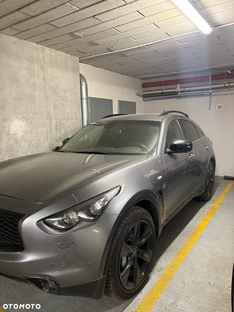 Infiniti QX70 3.7 S Design - 3
