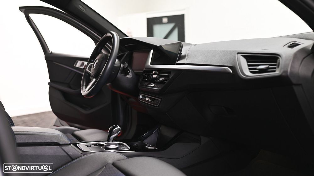 BMW 116 d Pack Desportivo M Auto - 57