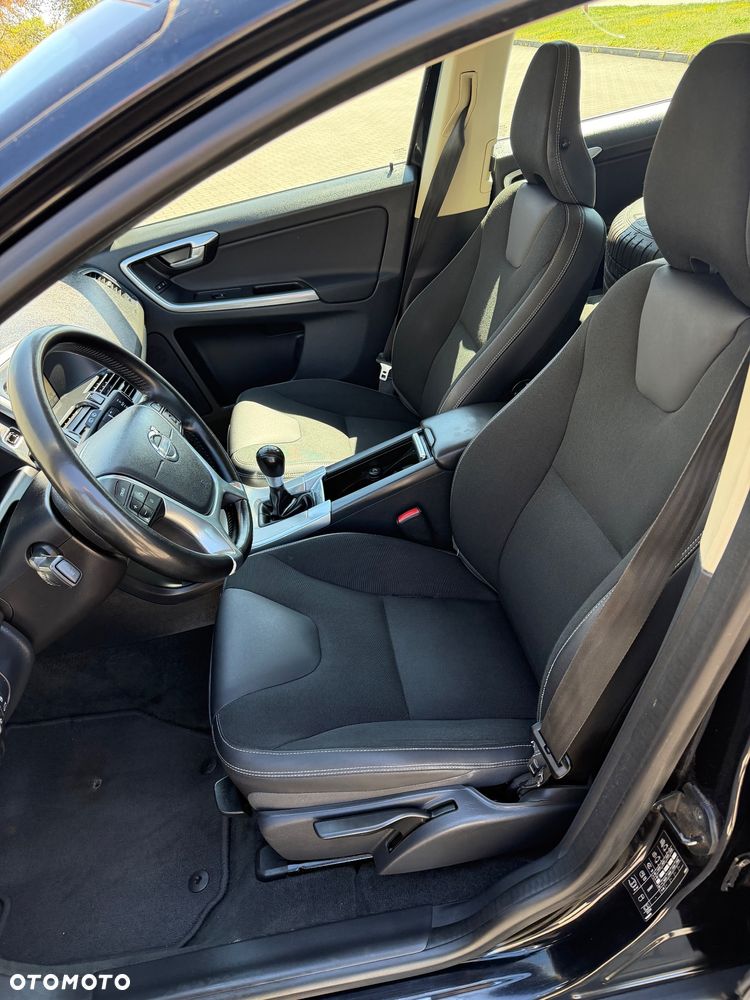 Volvo XC 60 D4 Momentum - 3