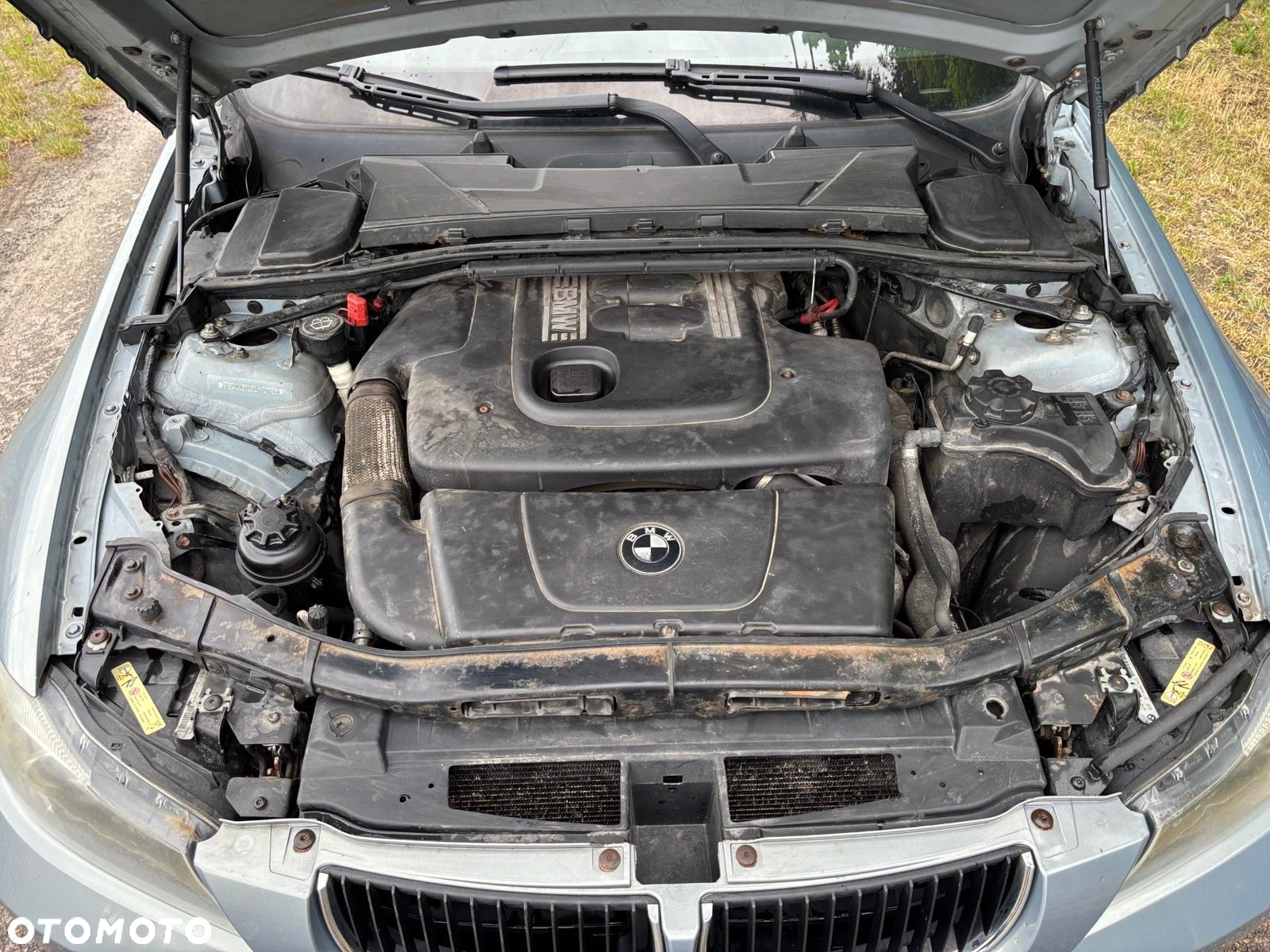 BMW Seria 3 320d DPF Touring - 21