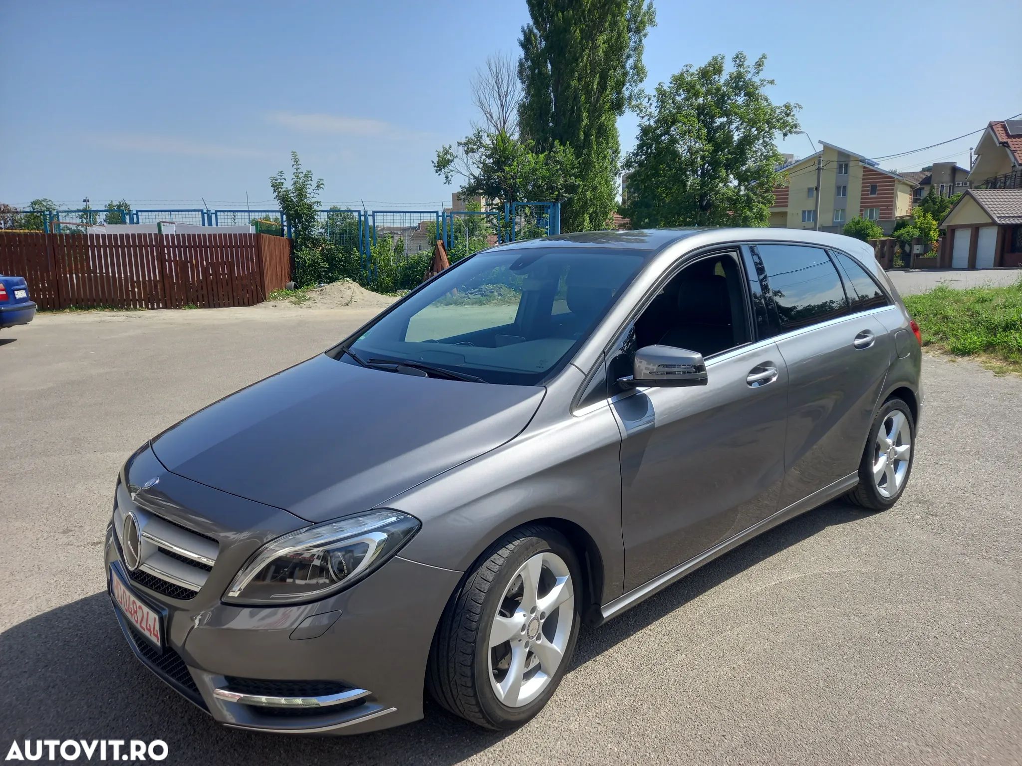 Mercedes-Benz B 180 CDI (BlueEFFICIENCY) - 1