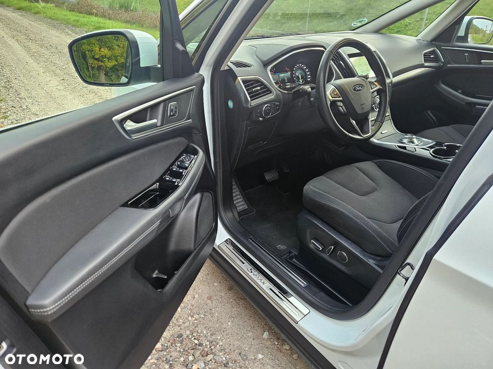Ford S-Max - 14