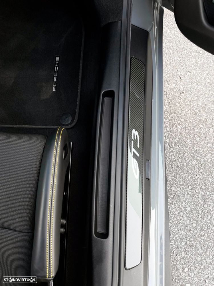 Porsche 911 Série F - 8