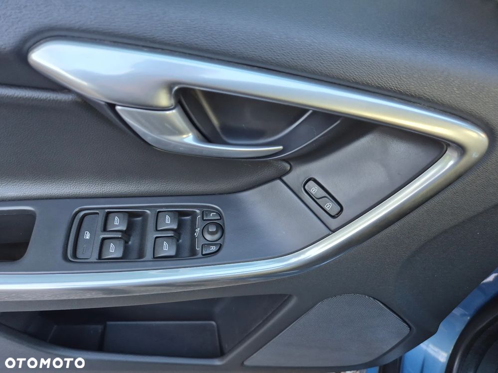 Volvo XC 60 D3 Drive-E Momentum - 24