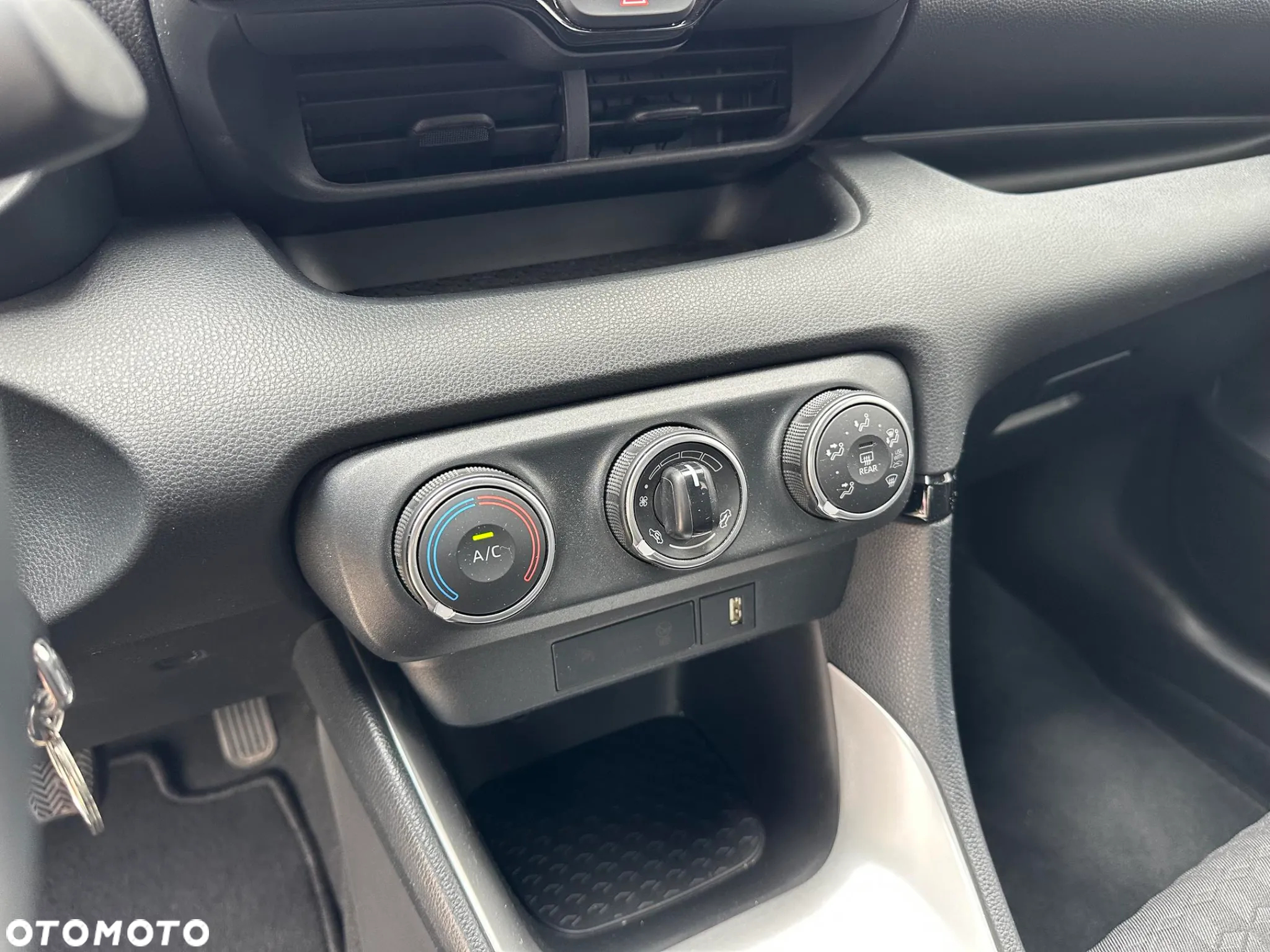 Toyota Yaris 1.5 Comfort - 11