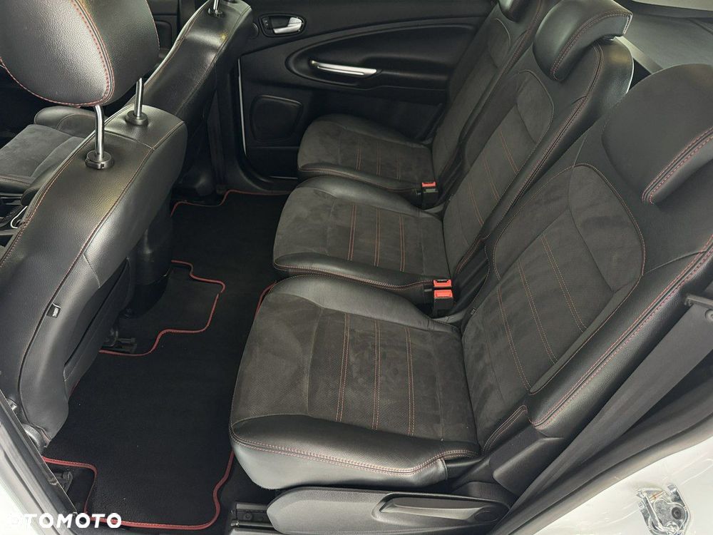 Ford S-Max 2.0 TDCi DPF Titanium X - 17