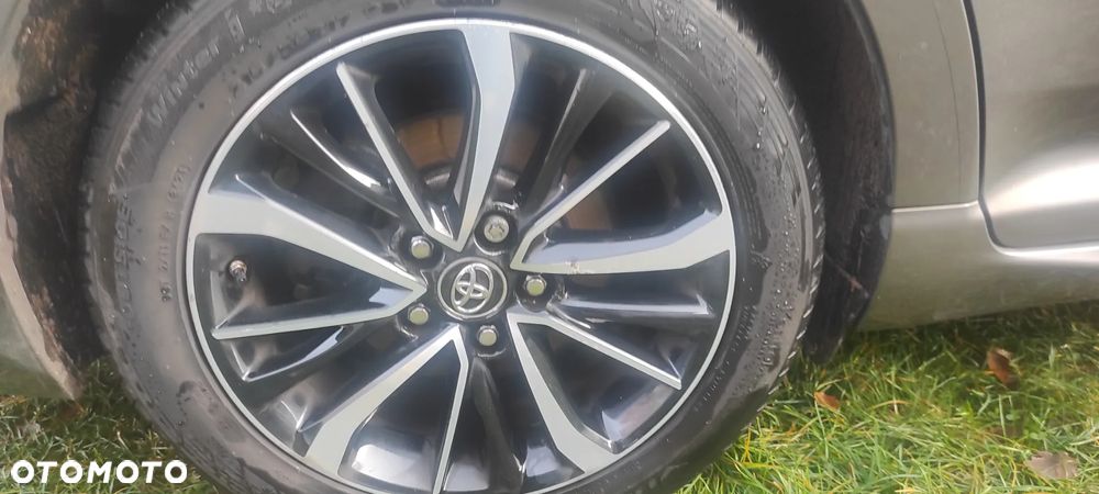 Toyota Avensis 2.0 D-4D Premium - 11