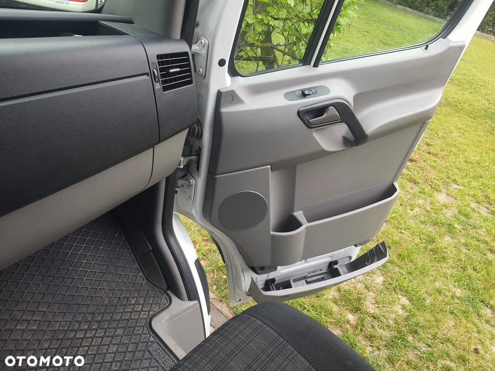 Mercedes-Benz Sprinter - 28