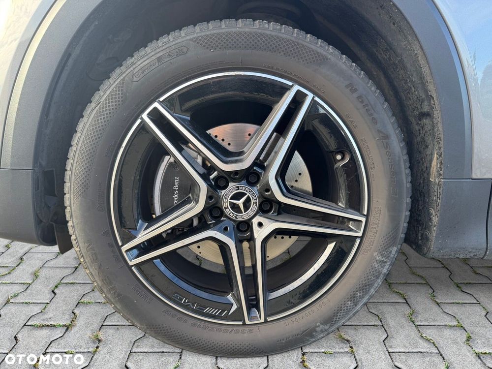 Mercedes-Benz GLB - 9
