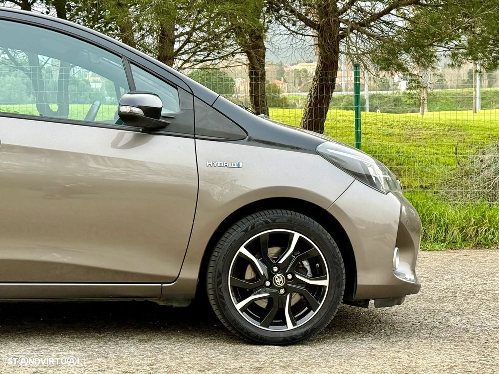 Toyota Yaris 1.5 HSD Square Collec.Bronze - 25
