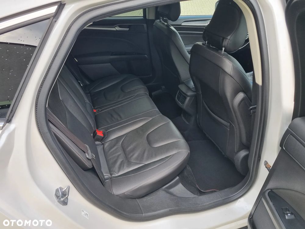 Ford Mondeo - 16
