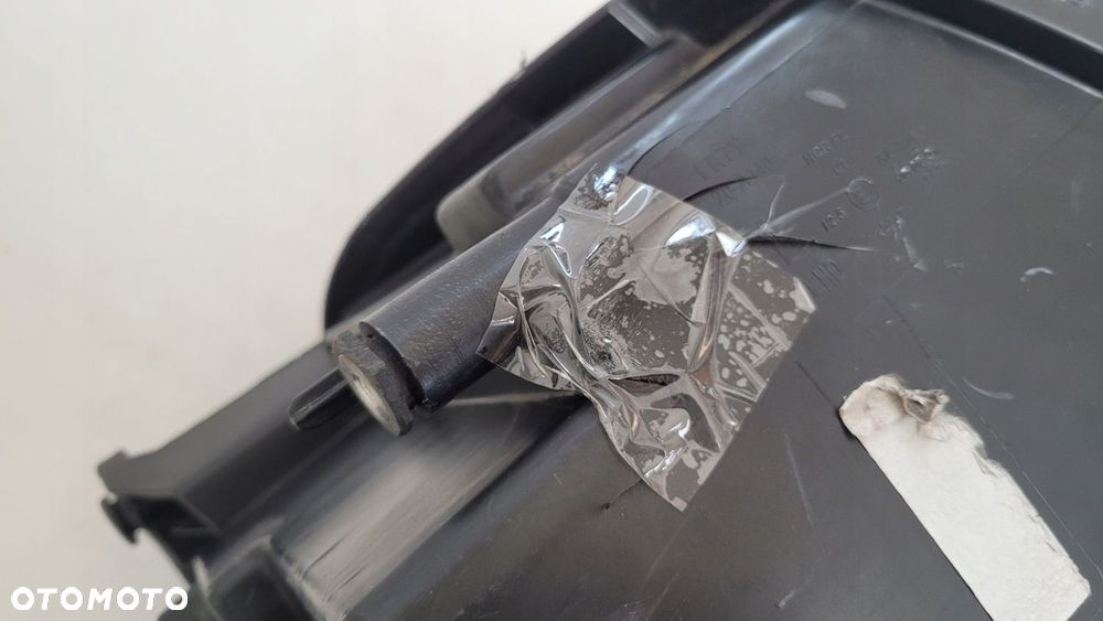 LAMPA PRAWA PRZÓD PRZEDNIA LEVC TX VN5 - 11