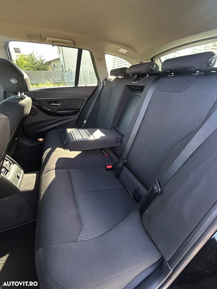 BMW Seria 3 318d Aut. Sport Line - 12
