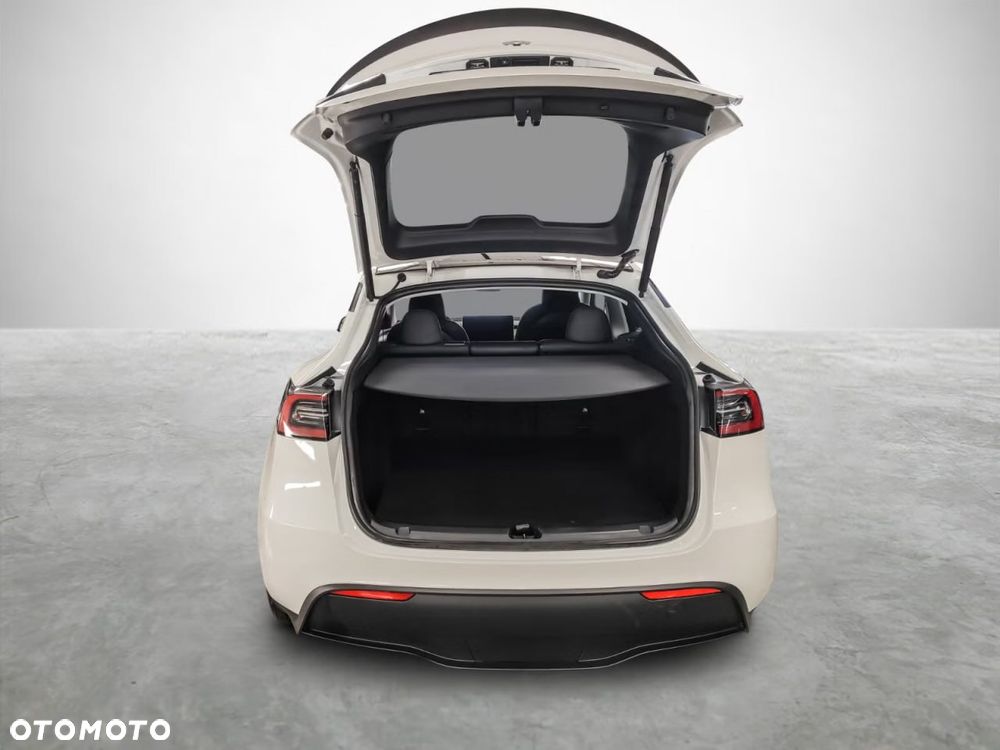 Tesla Model Y Performance Dual Motor AWD - 10
